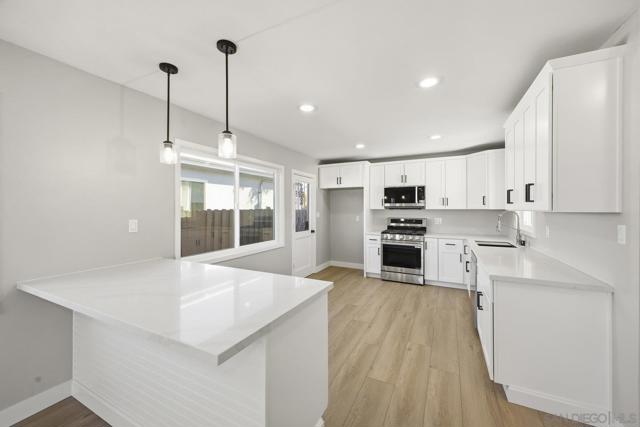 2990 Greyling Dr, San Diego CA: https://media.crmls.org/mediaz/efaf12aa-b24a-4a58-89cc-5010489d9791.jpg