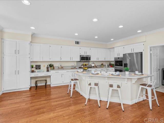 2381 Avenida Helecho, Carlsbad CA: https://media.crmls.org/mediaz/efaf4dca-70ac-44e1-81f8-0319506af255.jpg