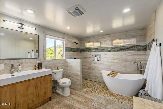 Detail Gallery Image 11 of 44 For 4488 Foothill Rd, Carpinteria,  CA 93013 - 4 Beds | 3 Baths