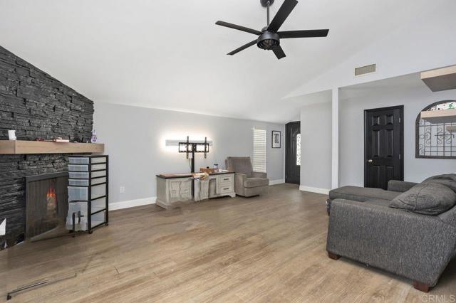 Detail Gallery Image 1 of 1 For 117 Christen Way, San Marcos,  CA 92069 - 3 Beds | 2 Baths