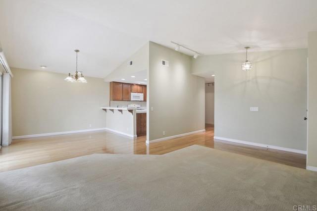 4065 Caminito Davila, San Diego CA: https://media.crmls.org/mediaz/efb19a5a-332b-49bb-87fe-da673e64c452.jpg