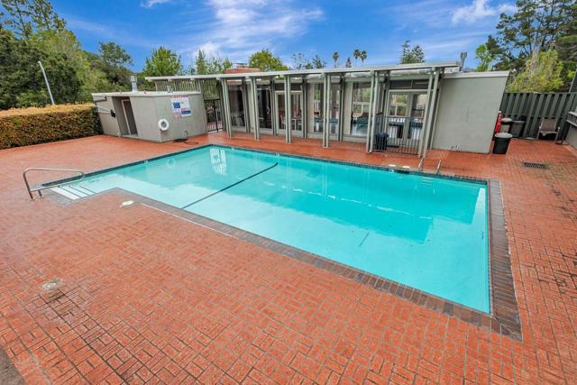 4016 Farm Hill Boulevard, Redwood City CA: https://media.crmls.org/mediaz/efb1afe8-667d-4d15-bd53-e9c10e13e1a7.jpg