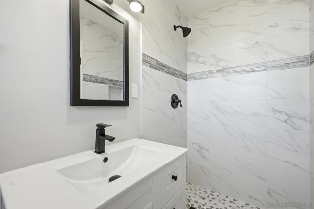 2990 Greyling Dr, San Diego CA: https://media.crmls.org/mediaz/efb2edae-a378-4da3-93b5-89c73519bb1d.jpg