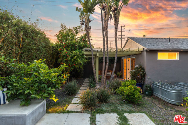 1741 Pier Avenue, Santa Monica CA: https://media.crmls.org/mediaz/efb2f790-df8a-442e-8e72-9ff3dcf713f4.jpg