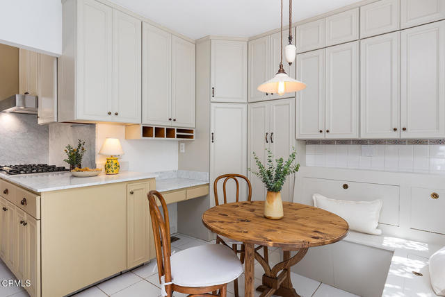 1159 N Chester Avenue, Pasadena CA: https://media.crmls.org/mediaz/efb3b7e3-d4bc-4a14-ade3-368e57a4b0eb.jpg