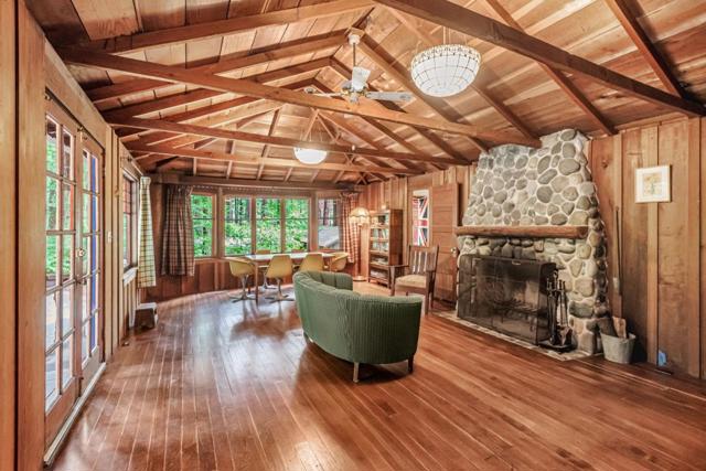 855 Dearborn Park Road, Pescadero CA: https://media.crmls.org/mediaz/efb3beae-02a1-4a44-ba74-278dbb1c2854.jpg