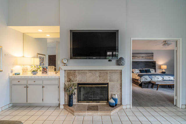 Image 9 of 62 For 43954 Via Granada