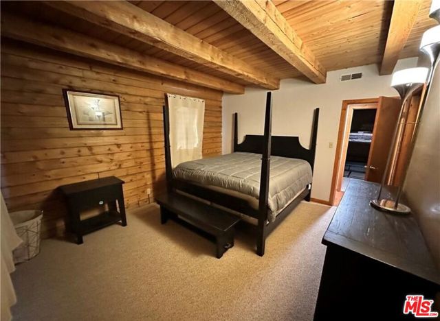 23387 Knapps Cutoff, Crestline CA: https://media.crmls.org/mediaz/efb447cf-cd49-41cc-9695-5268847e39fb.jpg