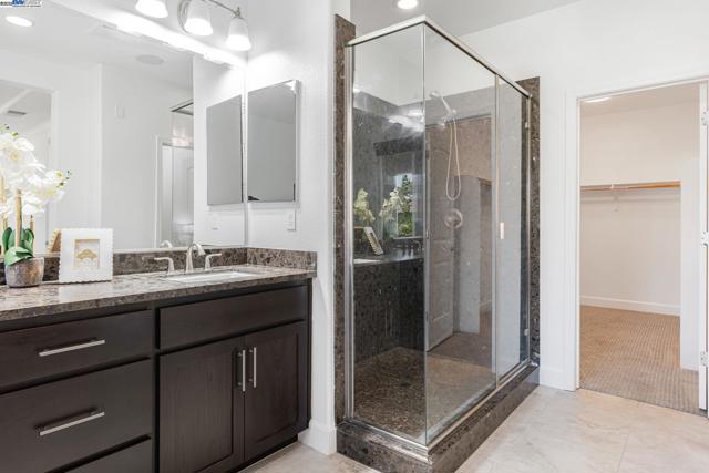 3340 Giovanni Way, Dublin CA: https://media.crmls.org/mediaz/efb55898-56bb-494c-a305-465ab113dde5.jpg