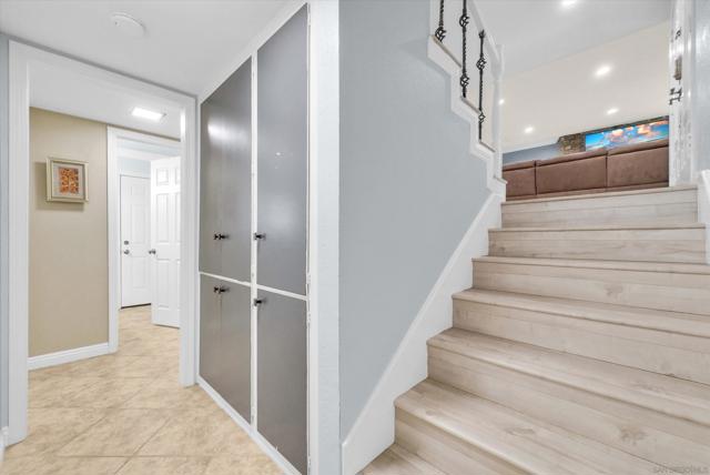 1521 Del Norte Dr, Corona CA: https://media.crmls.org/mediaz/efb56e76-ae68-448e-ac07-3b23c819c398.jpg