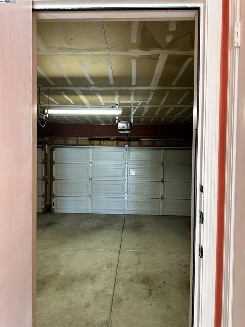 Image 11 of 38 For 293 Saybrook Way