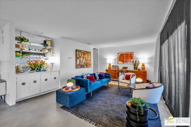2530 N Whitewater Club Drive, Palm Springs CA: https://media.crmls.org/mediaz/efb6d1d5-66ec-4efd-a51f-0f2afd7ad36d.jpg