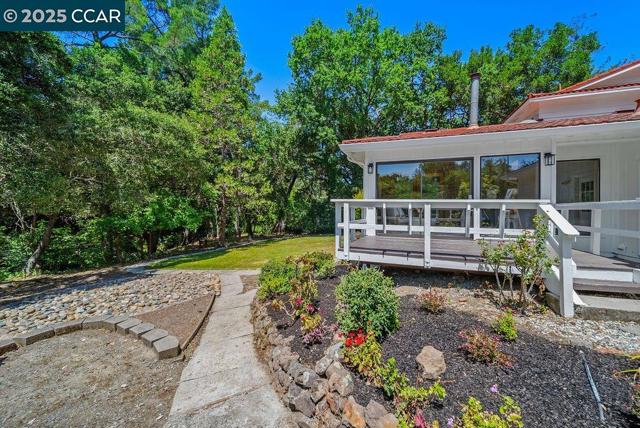 53 Brookside Rd., Orinda CA: https://media.crmls.org/mediaz/efb6df7f-6c5e-4b24-b43c-0041dcabd83d.jpg