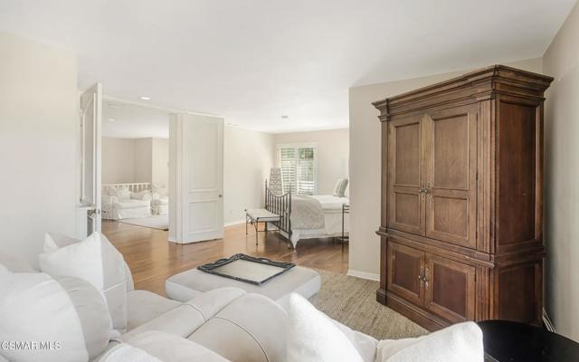 32714 Wellbrook Drive, Westlake Village CA: https://media.crmls.org/mediaz/efb6e215-1076-45c1-8174-28e351e9570b.jpg