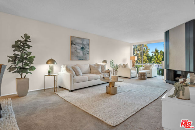 12830 Burbank Boulevard, Valley Village CA: https://media.crmls.org/mediaz/efb73905-a6bf-443d-9a4f-b532acc684b0.jpg