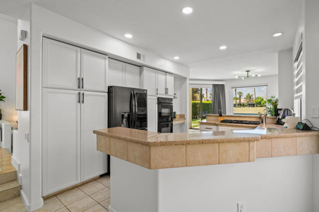 29751 E Trancas Drive, Cathedral City CA: https://media.crmls.org/mediaz/efb76541-a747-4480-9a3c-d3324f285f87.jpg