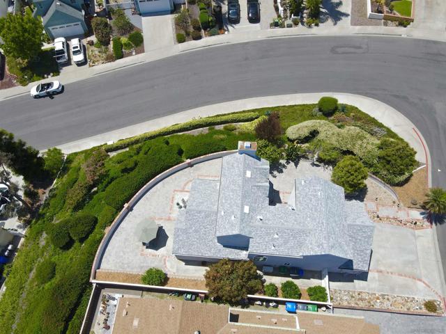 4503 Carnaby, Carlsbad CA: https://media.crmls.org/mediaz/efb7817e-4cce-4056-8957-3a4f7908c040.jpg