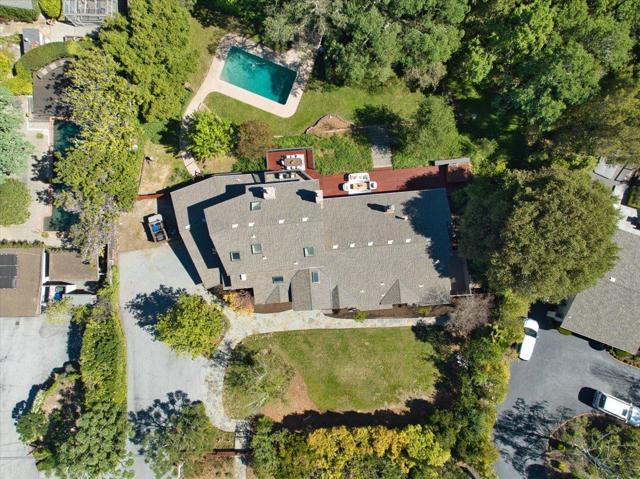 50 Bear Gulch Drive, Portola Valley CA: https://media.crmls.org/mediaz/efb7d358-2aa4-4519-8d3f-ddd95a12f81c.jpg