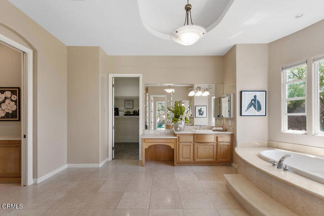 2625 Marvella Court, Camarillo CA: https://media.crmls.org/mediaz/efb7e843-d464-4447-af7b-a1cebc9ca305.jpg