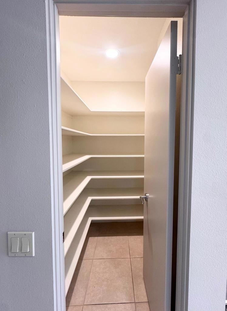 https://media.crmls.org/mediaz/efb8a07d-83eb-4880-a162-77aa1463053e.jpg?preset=X-Large