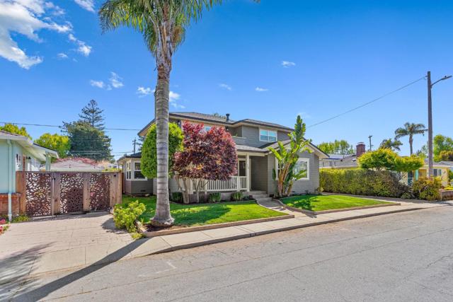 720 Gilroy Drive, Capitola CA: https://media.crmls.org/mediaz/efb8efcd-7109-4909-bb05-9a78e9cfbe3d.jpg