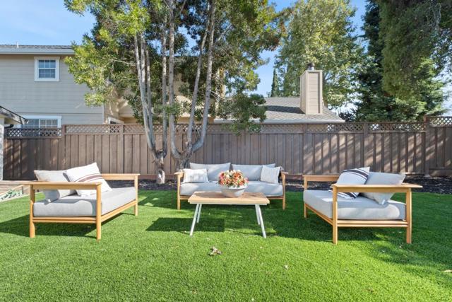 540 Sapphire Street, Redwood City CA: https://media.crmls.org/mediaz/efba1189-7f8d-4c24-9c50-3399ea0c5fb0.jpg