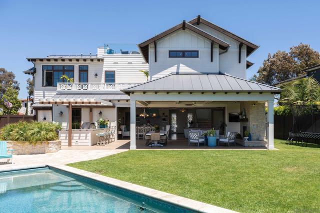 1040 Pine St, Coronado CA: https://media.crmls.org/mediaz/efba5a28-063d-4a7c-9867-263e8c582b73.jpg