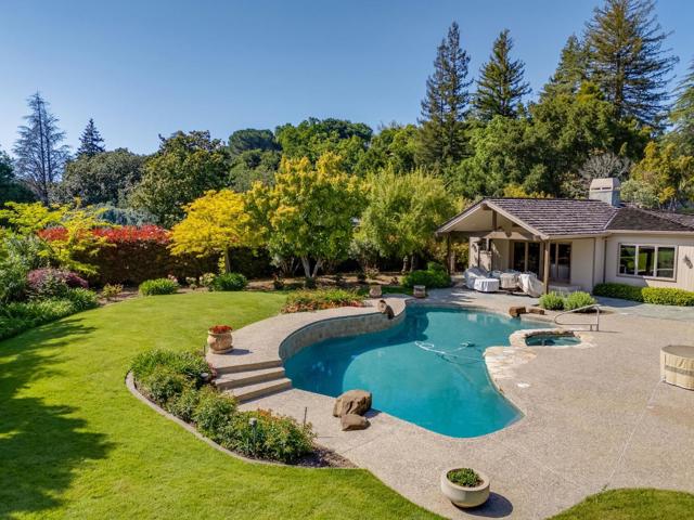 86 Belbrook Way, Atherton CA: https://media.crmls.org/mediaz/efba6c4c-994d-4cc5-9caa-da3c53e8a64d.jpg