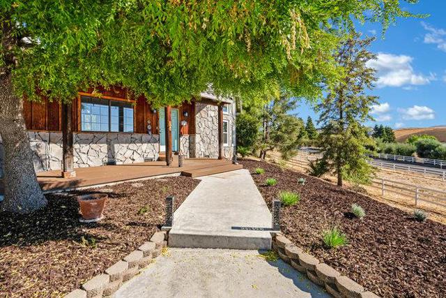 5955 Diablo Hills Road, Tres Pinos CA: https://media.crmls.org/mediaz/efba75a4-b8e4-4517-b941-cce679f06b39.jpg