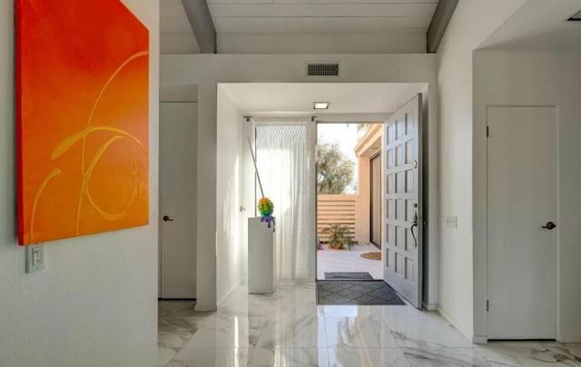 135 Desert W Drive, Rancho Mirage CA: https://media.crmls.org/mediaz/efbafe39-9a8e-41a1-87fd-3e4bd1f2e495.jpg