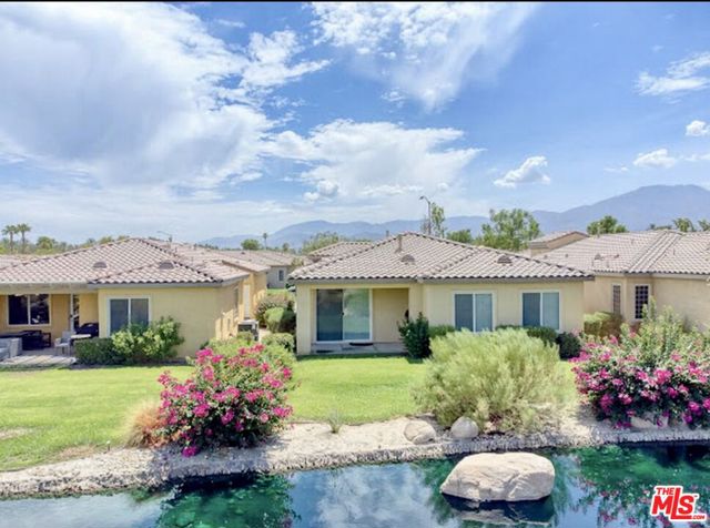 82104 Hopkins Drive, Indio CA: https://media.crmls.org/mediaz/efbb36ea-6930-47bb-a6a7-e4b8b730e55c.jpg