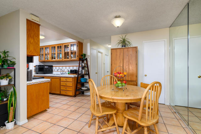 DINING/KITCHEN