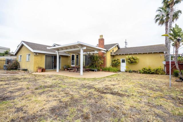 97 East Whitney Street, Chula Vista CA: https://media.crmls.org/mediaz/efbd6415-7411-440a-a54c-a8a975c96351.jpg
