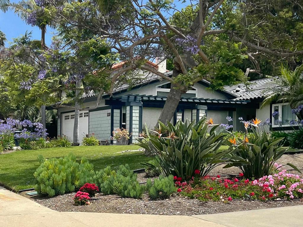 Efbd6D11 C60C 4965 9619 001B61E80A42 1045 Passiflora Avenue, Encinitas, Ca 92024 &Lt;Span Style='BackgroundColor:transparent;Padding:0Px;'&Gt; &Lt;Small&Gt; &Lt;I&Gt; &Lt;/I&Gt; &Lt;/Small&Gt;&Lt;/Span&Gt;