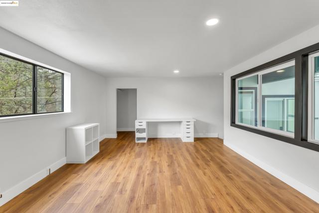 16806 Brewer Rd, Grass Valley CA: https://media.crmls.org/mediaz/efbd8cff-cd9c-4b96-9c81-56a86b3a46c2.jpg