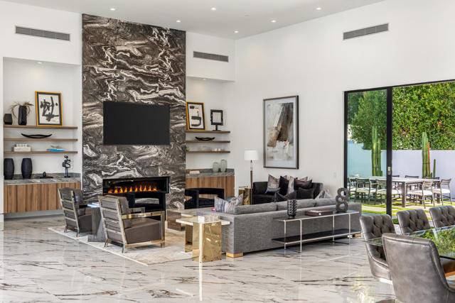 2 Bravo Court, Rancho Mirage CA: https://media.crmls.org/mediaz/efbdcab5-4926-4630-b8e0-f4bf3916c16b.jpg