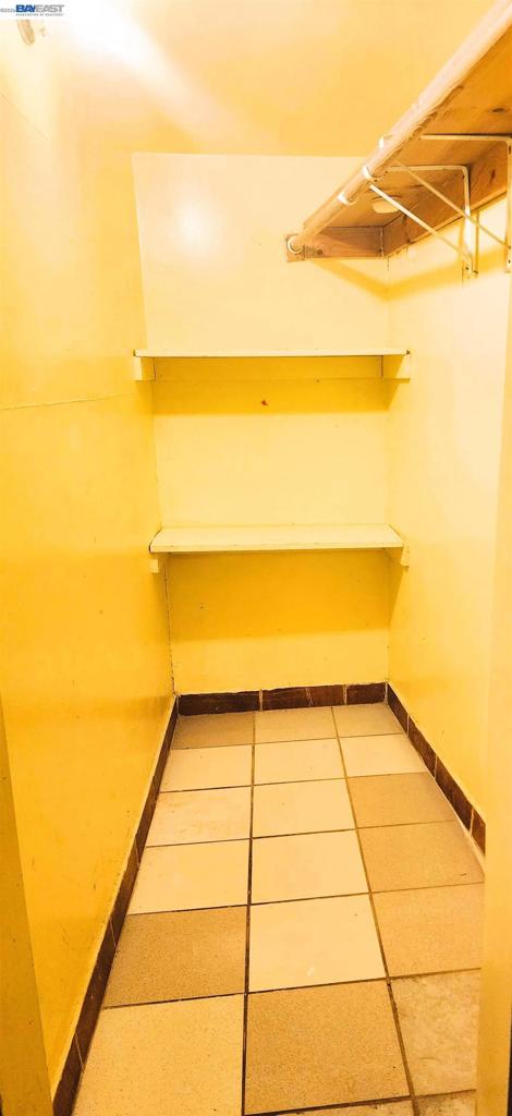 https://media.crmls.org/mediaz/efbdd8cc-b730-40a2-af7e-487c59e0d55b.jpg?preset=X-Large
