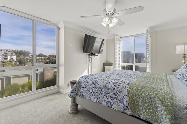 999 N Pacific St, Oceanside CA: https://media.crmls.org/mediaz/efbde781-a59e-40bd-b8fb-4545eb144d03.jpg