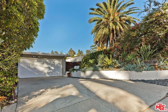1410 Wellesley Drive, Glendale CA: https://media.crmls.org/mediaz/efbea119-3ea9-48df-89c6-c8cf304976da.jpg