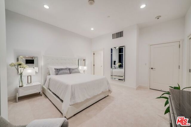 900 W Olympic Boulevard, Los Angeles CA: https://media.crmls.org/mediaz/efbf08ca-0e5b-4b1f-b24a-86ecb07c7c2d.jpg