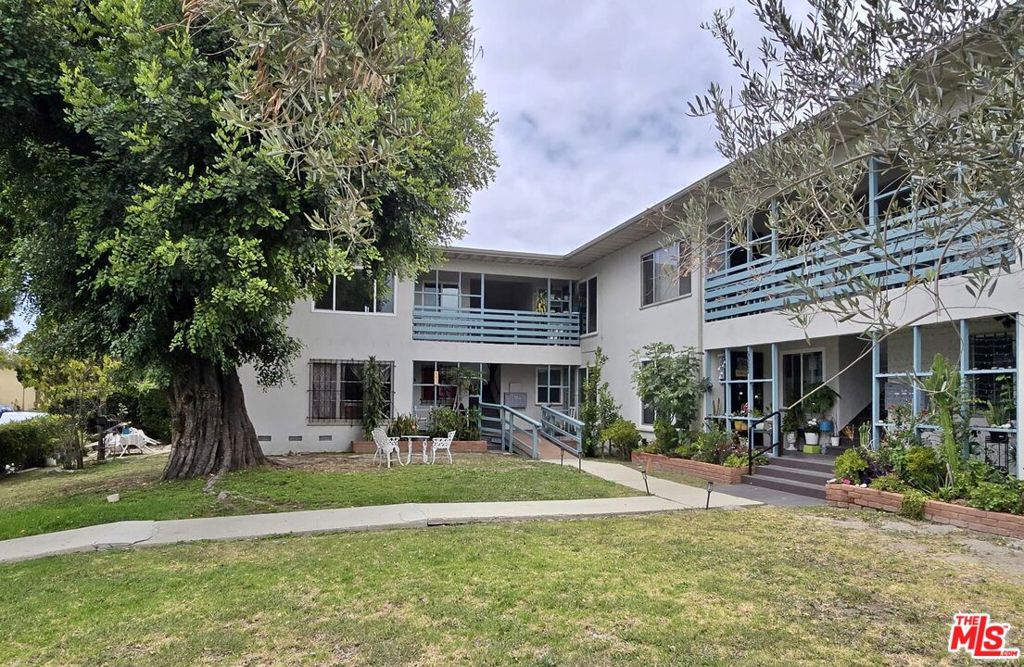 1/2 Clemson Street
