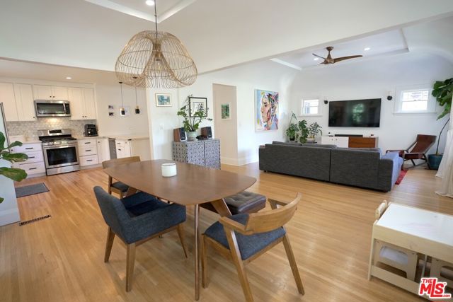 441 N Avenue 52, Los Angeles CA: https://media.crmls.org/mediaz/efc08af5-865f-4ef1-ab99-921b4240cedc.jpg