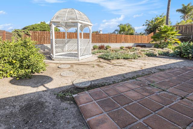 3008 Garboso Street, Carlsbad CA: https://media.crmls.org/mediaz/efc1d6d4-01ee-4817-90b8-672d91c0a8d0.jpg
