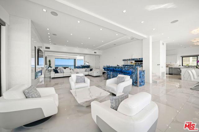 11350 Pacific Coast Highway, Malibu CA: https://media.crmls.org/mediaz/efc1e2c8-fc05-4ae3-9bdf-80c42874006a.jpg