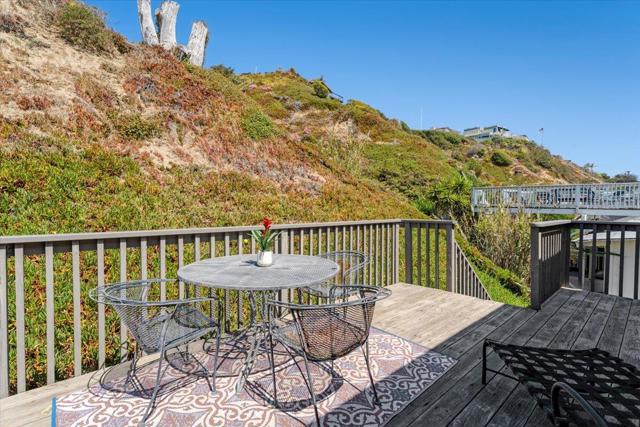 617 Beach Drive, Aptos CA: https://media.crmls.org/mediaz/efc2394a-1a91-4236-b496-cc2c78b5f128.jpg