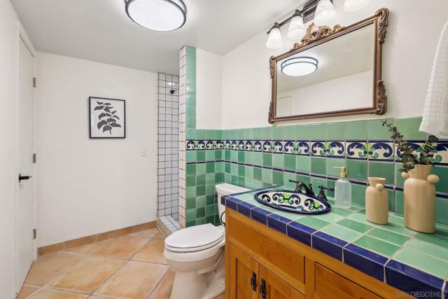 974 Via Hillview, Fallbrook CA: https://media.crmls.org/mediaz/efc259e5-cf67-4681-a5d2-9c7e2f95cbff.jpg