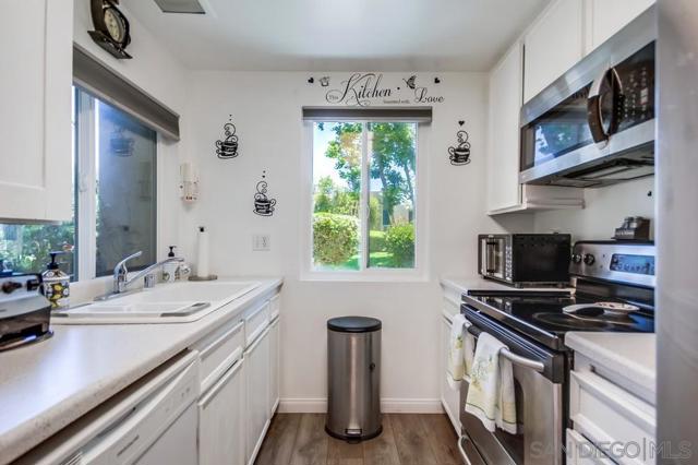 5350 Baltimore Drive, La Mesa CA: https://media.crmls.org/mediaz/efc26d1d-a976-40b0-b775-682113edc11f.jpg