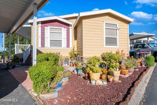 1 Ortega Drive, Newbury Park CA: https://media.crmls.org/mediaz/efc2d676-b15a-42f0-aed9-734bd2d89eea.jpg