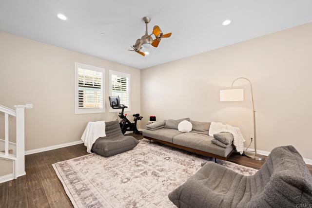 16234 Veridian Circle, San Diego CA: https://media.crmls.org/mediaz/efc36419-1821-4c99-acff-c455d5adec92.jpg