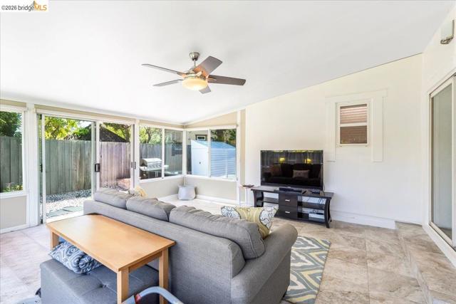 Image 22 of 56 For 14787 Oleander St